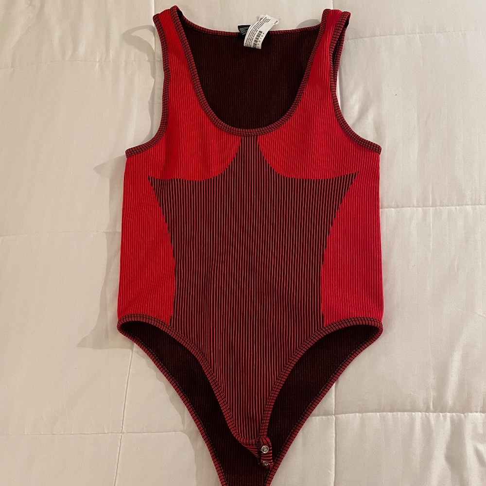 Forever 21 Red & Black Contour Bodysuit NWOT (Size Small/Medium)